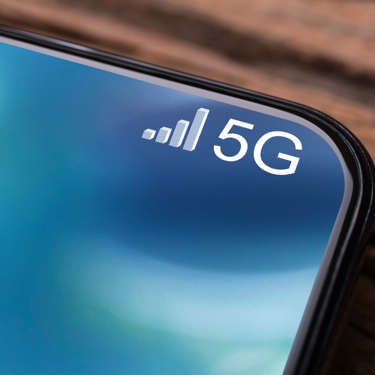  【iPhone】無駄な消費が加速する。今すぐ見直したい“バッテリーを守る通信設定”「当てはまるかも」 