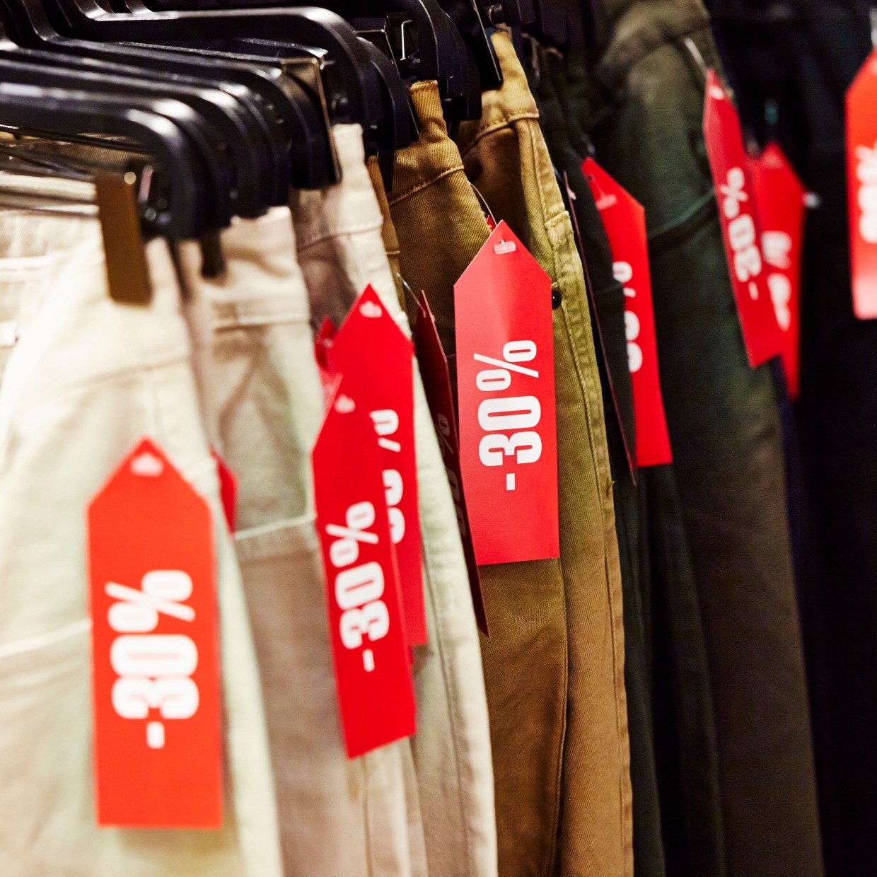  「夏のセールで後悔しない人」が“お金を貯めるため”に買わない“3つのアイテム” 