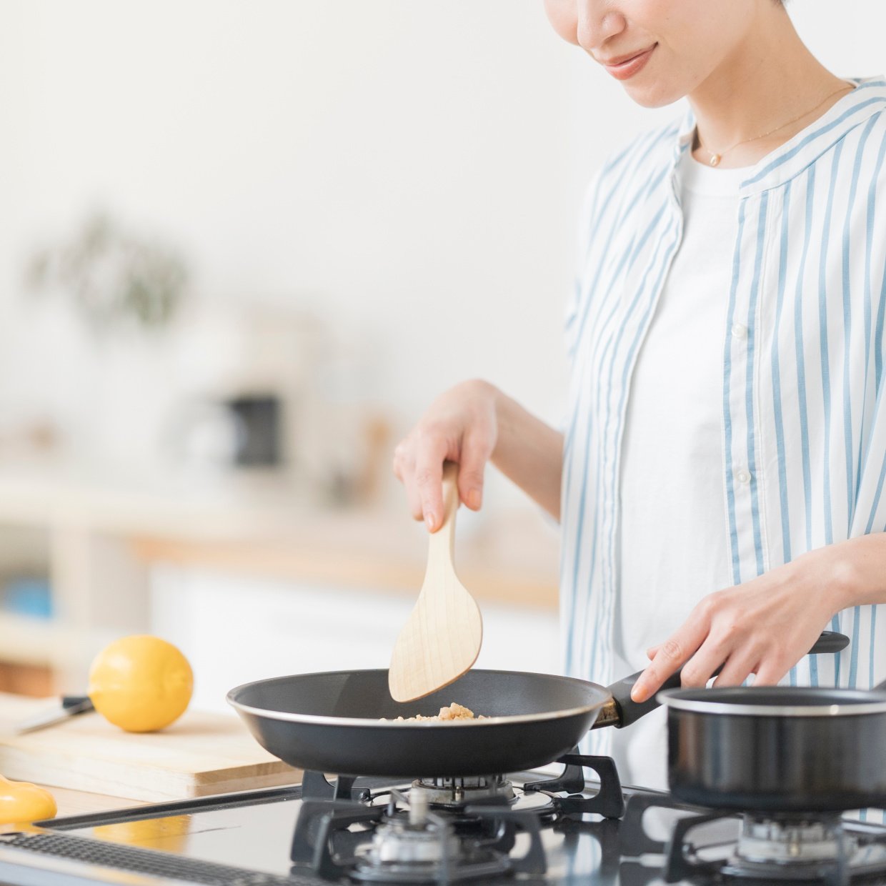  夏休みの救世主！「子どもが3人いる家庭」が夏に常備する“時短食材”3つ 