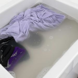 たった1週間で？「パジャマ」を洗濯したら汗・皮脂・角質汚れがごっそり…プロに教わる【理想の洗濯頻度】