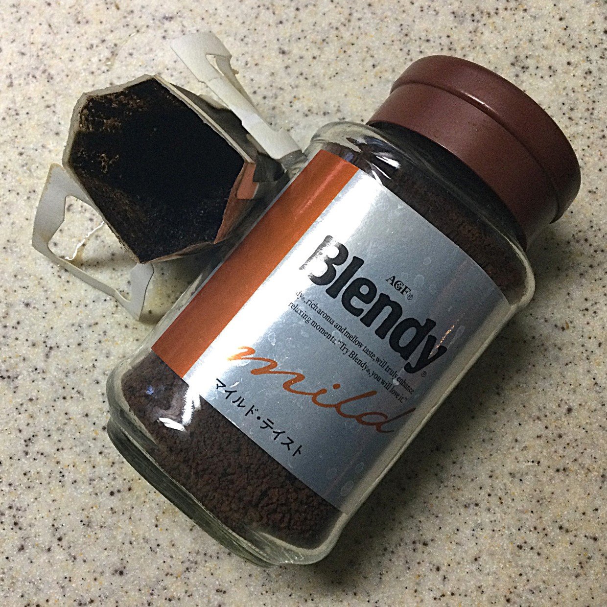  飲み終えた「コーヒーかす」を玄関で使うと…？「意外！」「想像より実感できた」 