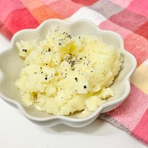 子どものおやつにもぴったり！レンチン→つぶす→混ぜるだけ！10分で完成「塩じゃがバター」