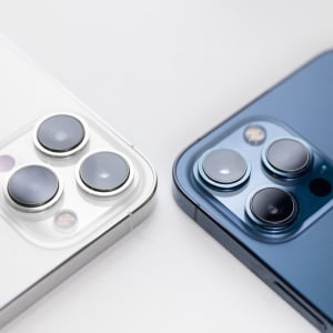 【iPhone】傷がつくから要注意！絶対にやってはいけない“NG行動”「無意識にやってた…」