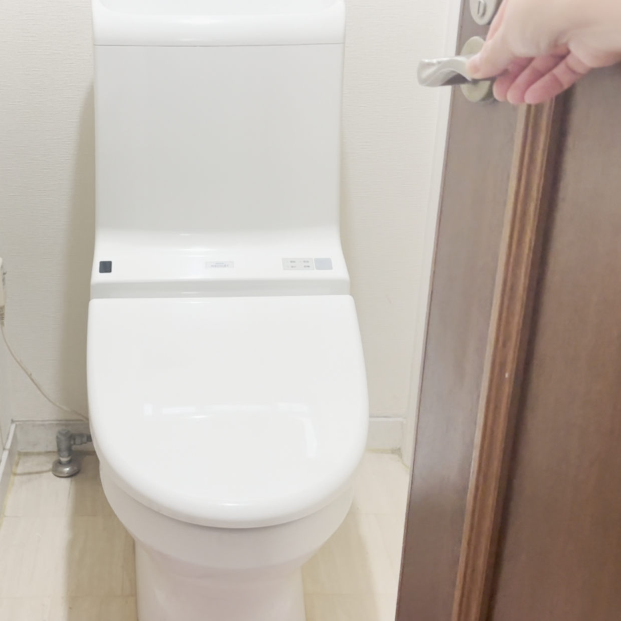  「トイレ」の不快なニオイは“3つの見落とし汚れ”が原因かも？見えない尿ハネを清潔に整える掃除テク 