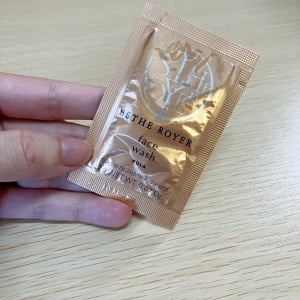「試供品」を斜めに切ると…？→「持ち歩きに便利」「最後まで使い切れる」「ナイスアイデア」
