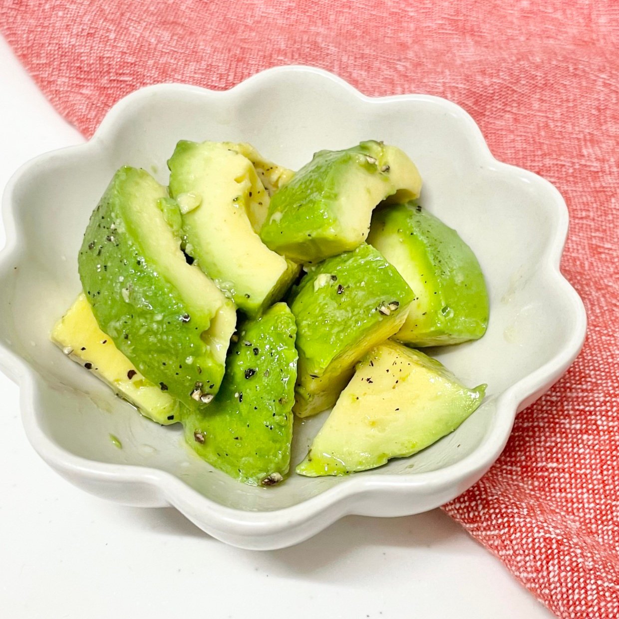  濃厚な「アボカド」がさっぱり食べられる“疲労回復”調味料とは？「腸がよろこぶ」「夏に食べたい」 