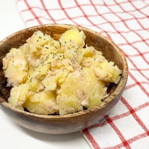 いつもの「ポテサラ」がレベルアップ！じゃがいもと混ぜる食材とは？「10分で完成」「旨味が増す」