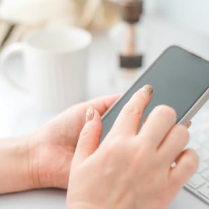 【iPhone】操作の手間が激減！カッコや星の記号を一気に入力する方法「入力が速くなる」「便利！」