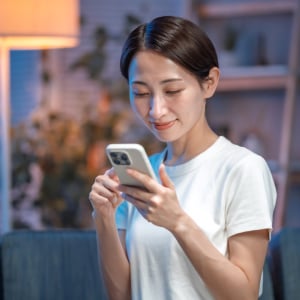 【LINE】深夜でも安心！通知なしでメッセージを送る方法→「時間を気にせず送れる」