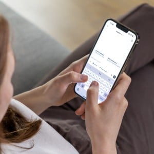 【iPhone】アルファベットの大文字を連続入力する裏ワザ→「パスワード入力が快適に！」