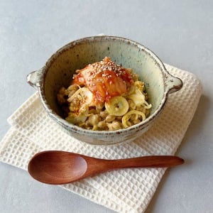 セロトニンで気分や睡眠の質を整える！「納豆」に入れると体が喜ぶ栄養食材とは？