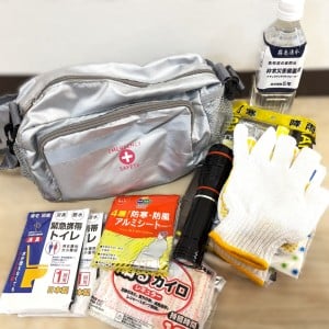 非常用リュックより手軽！ボトルに防災グッズを入れると…？「毎日持ち歩ける」「軽い」「家族分用意する」