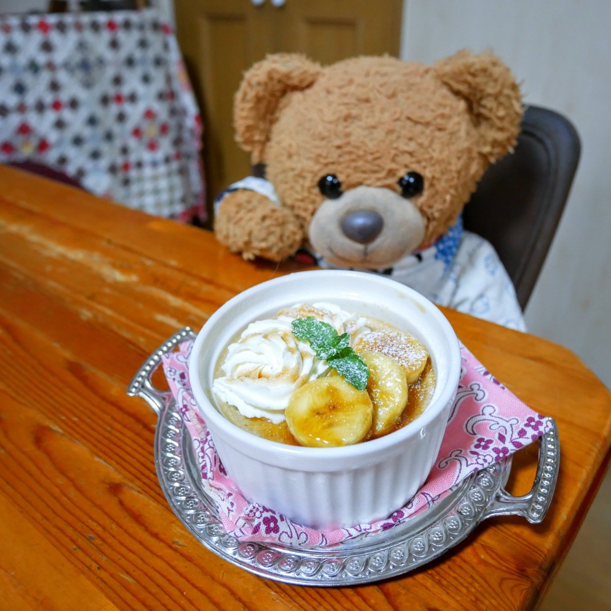 フライパンで蒸して作るバナナとキャラメルの“濃厚プリン”→ちょっとリッチなおうちおやつの作り方