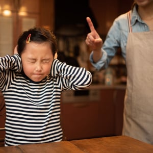 「宿題やった？」のイライラ解消！自分から学ぶ子に育てる“4つの仕組み”