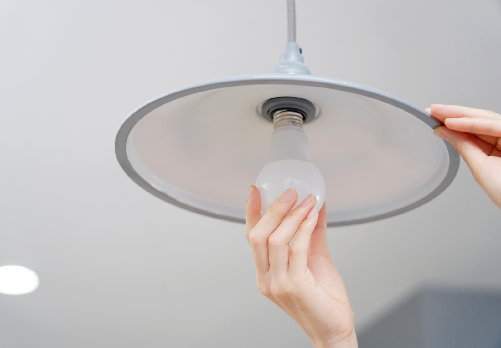 ささいなことでも積み重ねが節約の鍵！電気代がかさむ“NG行動”3つ「無意識にやってた」「気を付ける」
