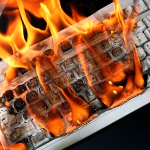 普通ゴミに混ぜると危険！火事や爆発を招く“危ないゴミ”3つ「怖い…」「家族にも教える」