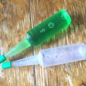 「観葉植物の活力剤の空き容器」の意外な使い道「留守中に便利！」「思いつかなかった」