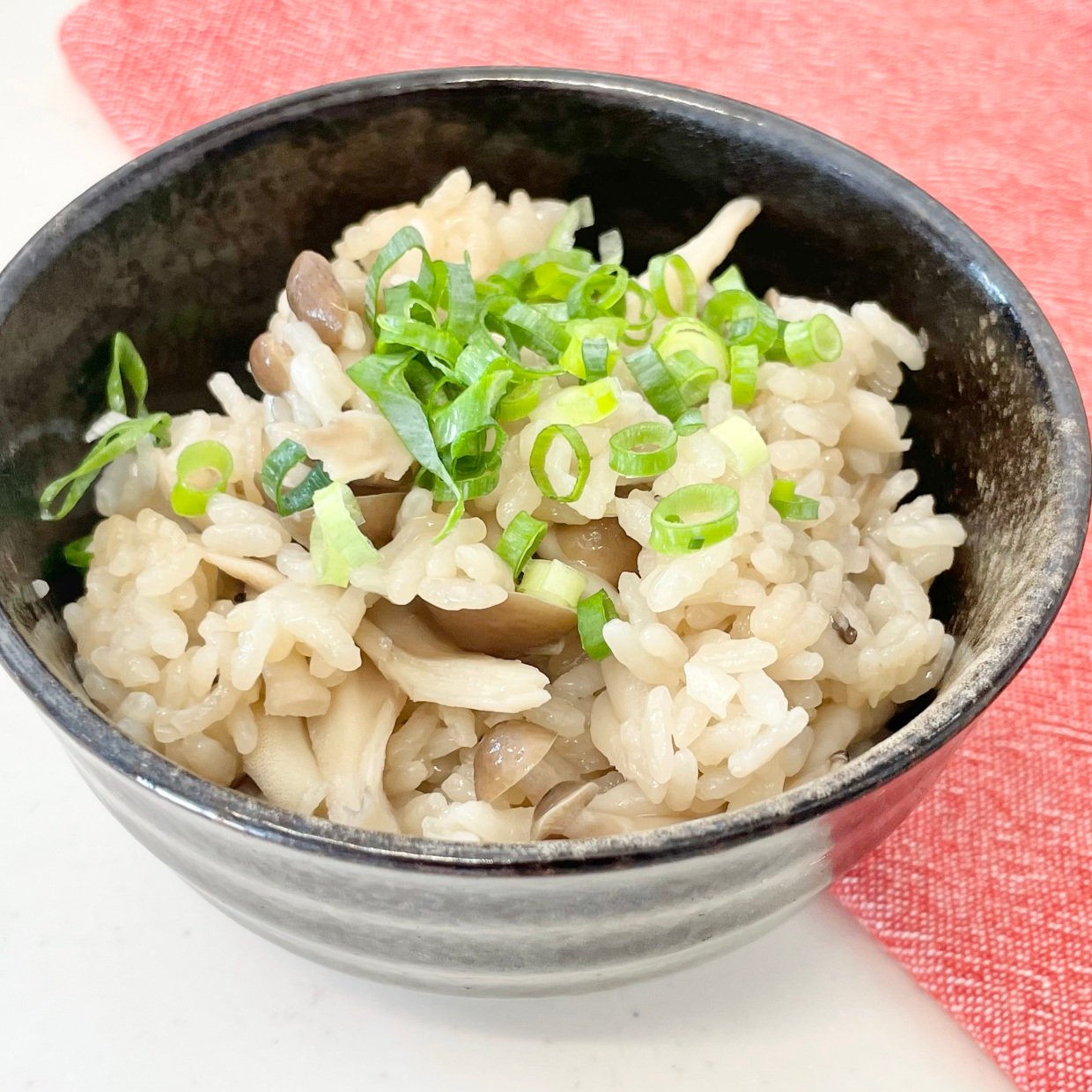  材料2つ入れてスイッチ押すだけ！腸活にうれしい炊き込みご飯「冷めてもおいしい」「ほったらかし調理」 