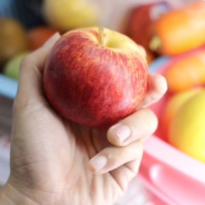 「リンゴと一緒に保存」すると早く傷む食材とは？【意外と知らない落とし穴】