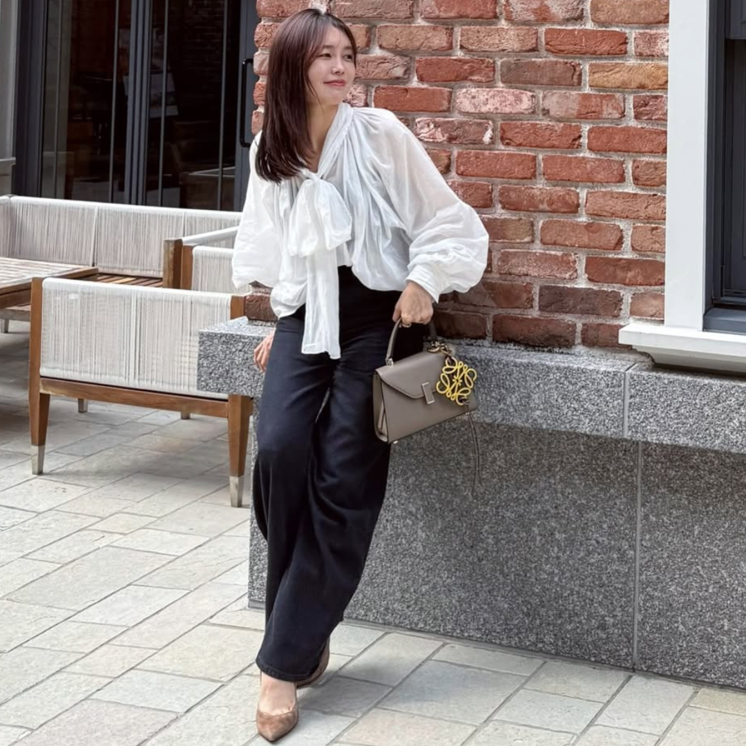  「マネしたい」と思われちゃう。おしゃれな40代の“洗練モノトーンコーデ”3選 