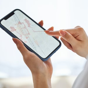 使い方が広がる！【iPhone】手入力不要！写真から文字を抜き出す裏ワザ「地図もすぐ開ける！」