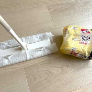 もっと早く知りたかった。「フロアワイパー」の“シートがズレない”裏ワザ「ストレス減る」「感動！」