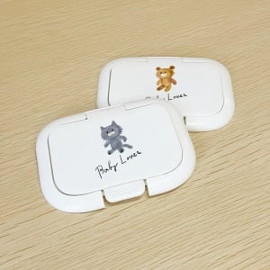 「ウェットシートのふた」を2つ組み合わせると？「すごい！」「まさかの便利アイテム」「外出時に使える」