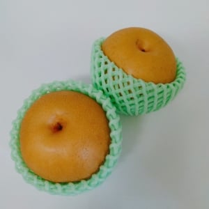 ナイフは不要！梨の皮をスルスル“薄く剥く”ワザ「簡単！」「想像以上にキレイに剥けた」「マネする」