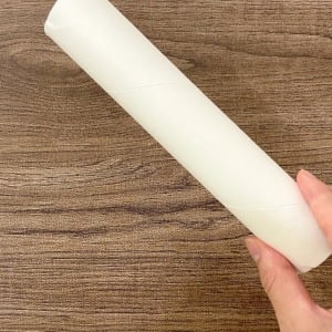 「キッチンペーパーの芯」と意外なものを組み合わせると…？「賢い！」「入れるだけ」「マネする」