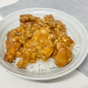 疲労回復にぴったり！10分でできちゃうカンタン丼「子どもも喜ぶ！」「ご飯が進む」