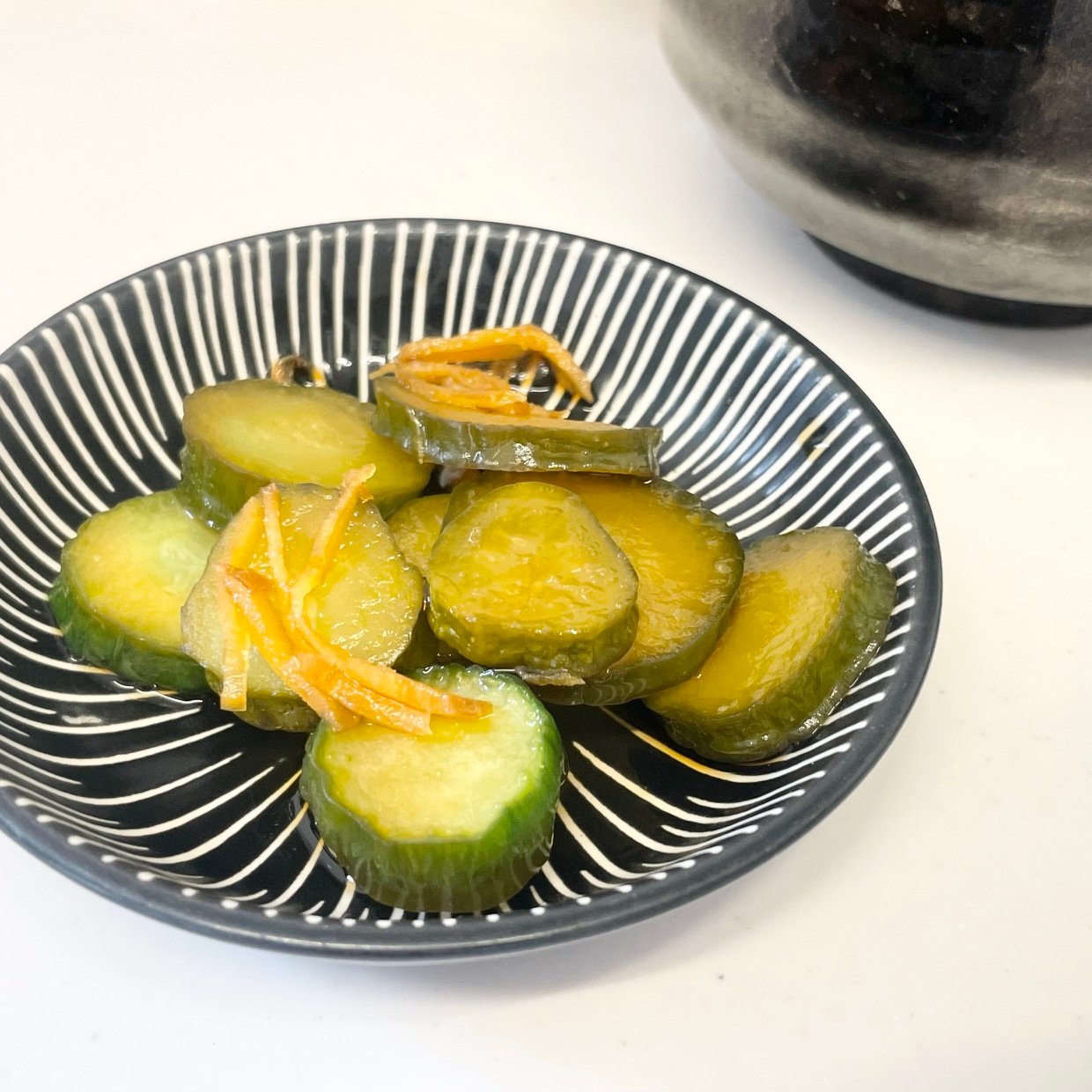  朝「きゅうり」を漬けるだけ！夕食は冷蔵庫から出すだけレシピ「箸が止まらない」「ご飯のお供にぴったり」 