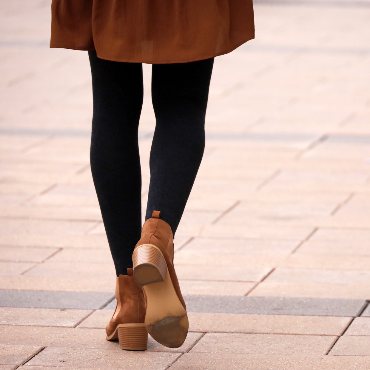  もうタイツの静電気にイライラしない！冬ならではの悩みを解消するワザ「早く知りたかった」「やってみる」 