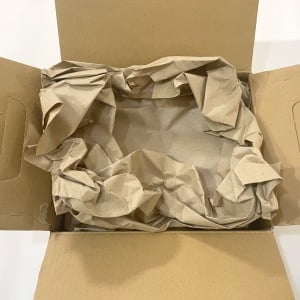 「紙の緩衝材」のキッチンで活躍する“意外な使い方”→「折るだけ？」「便利アイテムに早変わり」