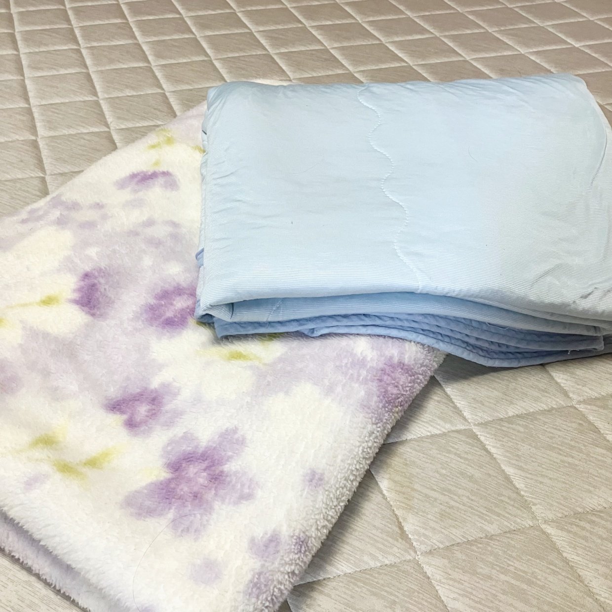  季節の変わり目に役立つ！毛布やシーツを“早く乾かす”裏ワザ「驚くほど簡単」「時短で快適」 