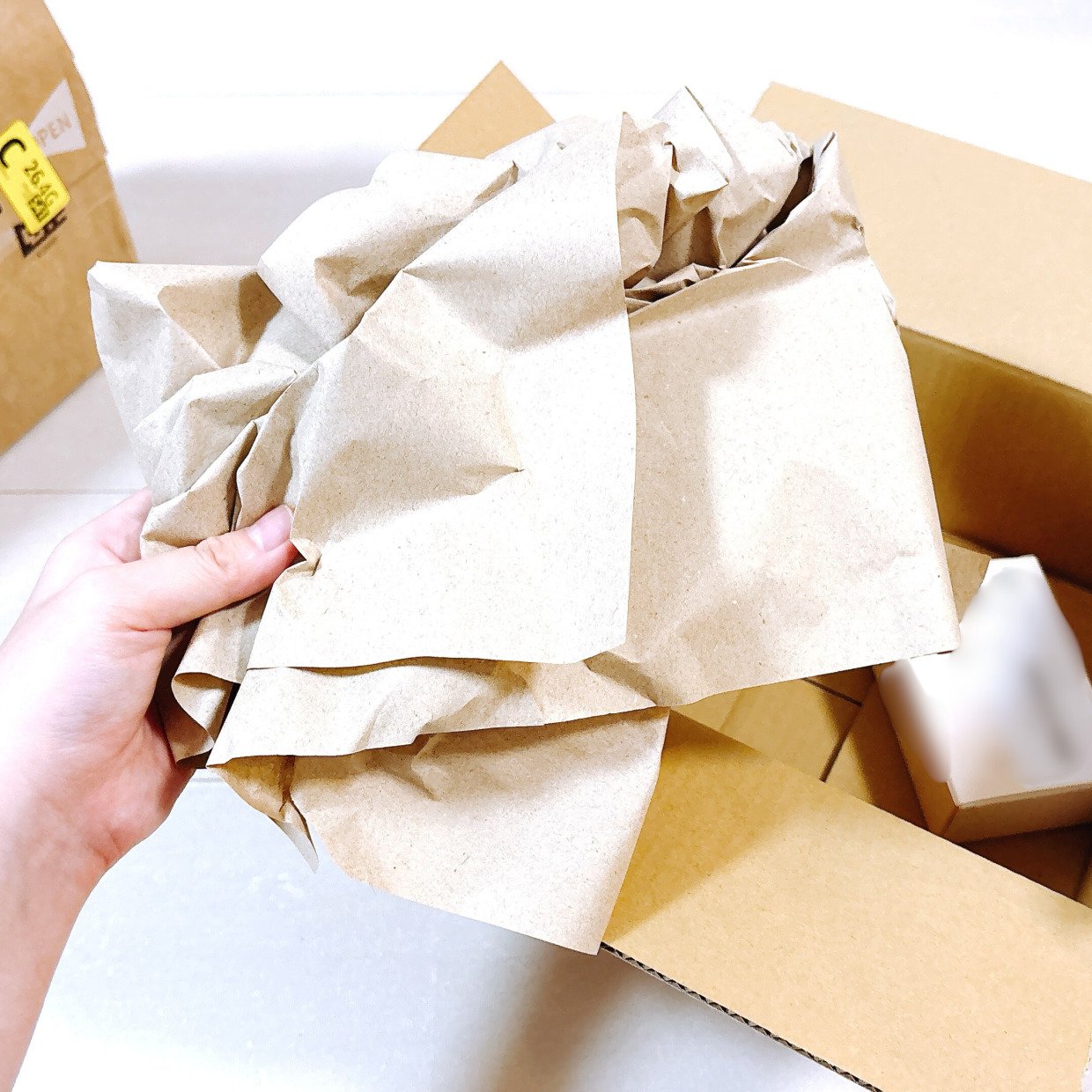  Amazonのダンボールに入ってる「茶色い梱包材」の役立つ活用術「早く教えて」「捨てなきゃ良かった」 