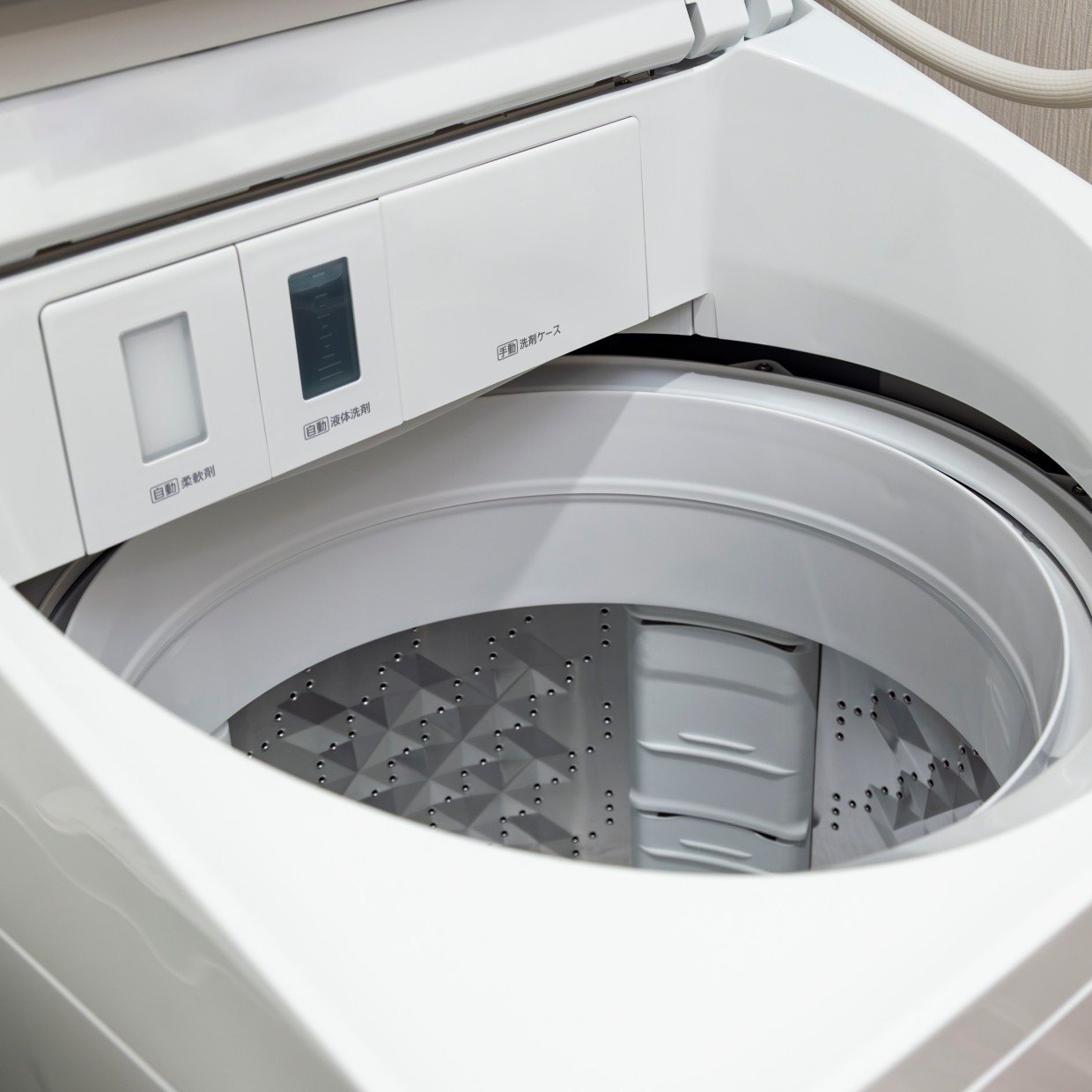  「洗濯機」の臭いをすっきり解消！洗濯槽・排水口・ホースの掃除法【基本掃除編】 