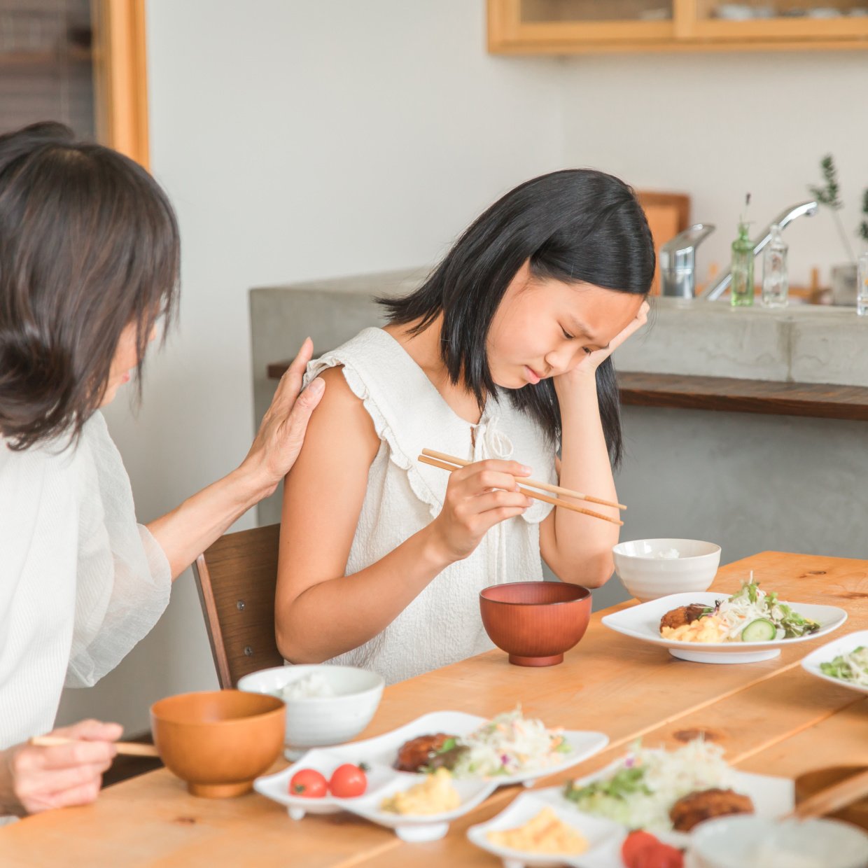  見逃してない？「子どもの摂食障害」初期に見られる4つのサイン 