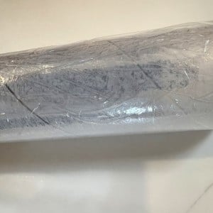 もう爪でカリカリ探さない！「ラップの端」が秒で見つかる裏ワザ「簡単！」「もっと早く知りたかった…」