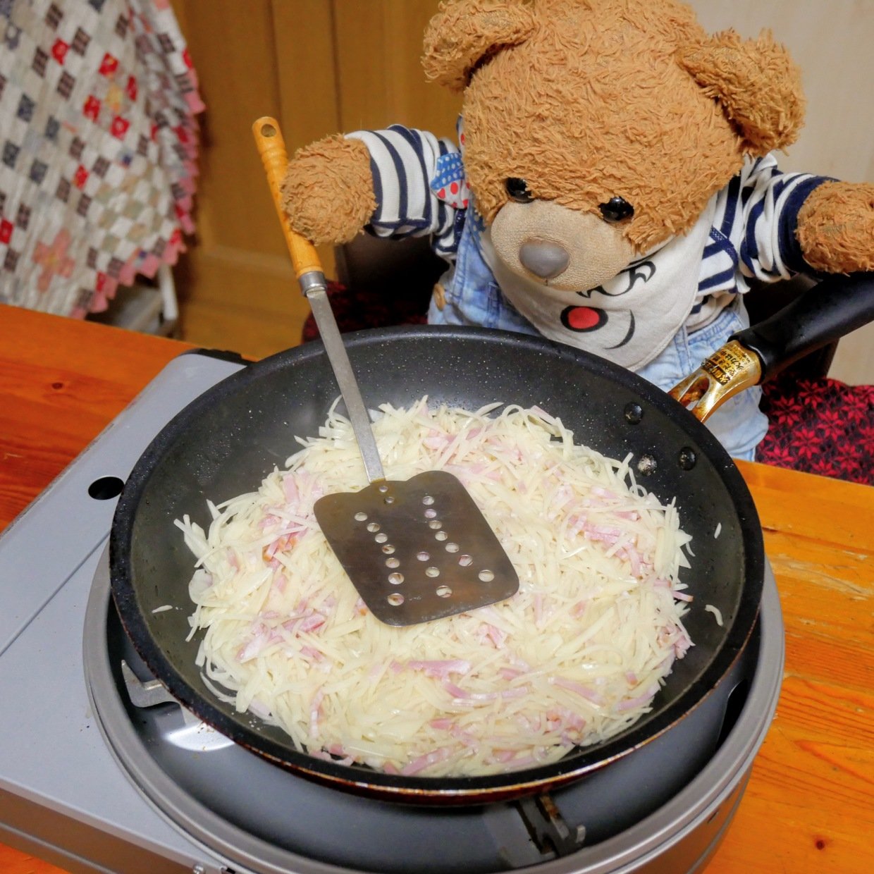  じゃがいもとベーコンで作る“絶品じゃがいものガレット”レシピ「カリカリで美味しい」「おやつにもいい」 