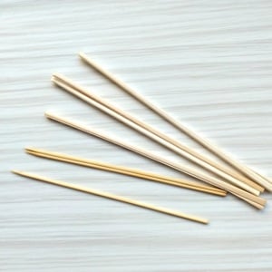 誰も教えてくれない。“ゴミ袋が破れない”竹串や割りばしの賢い捨て方「安全！」「今日からマネする」