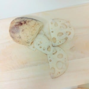 特別な道具は不要！「レンコン」が驚くほど切りやすくなる裏ワザ→「薄くスライスしやすい」「早く教えて」