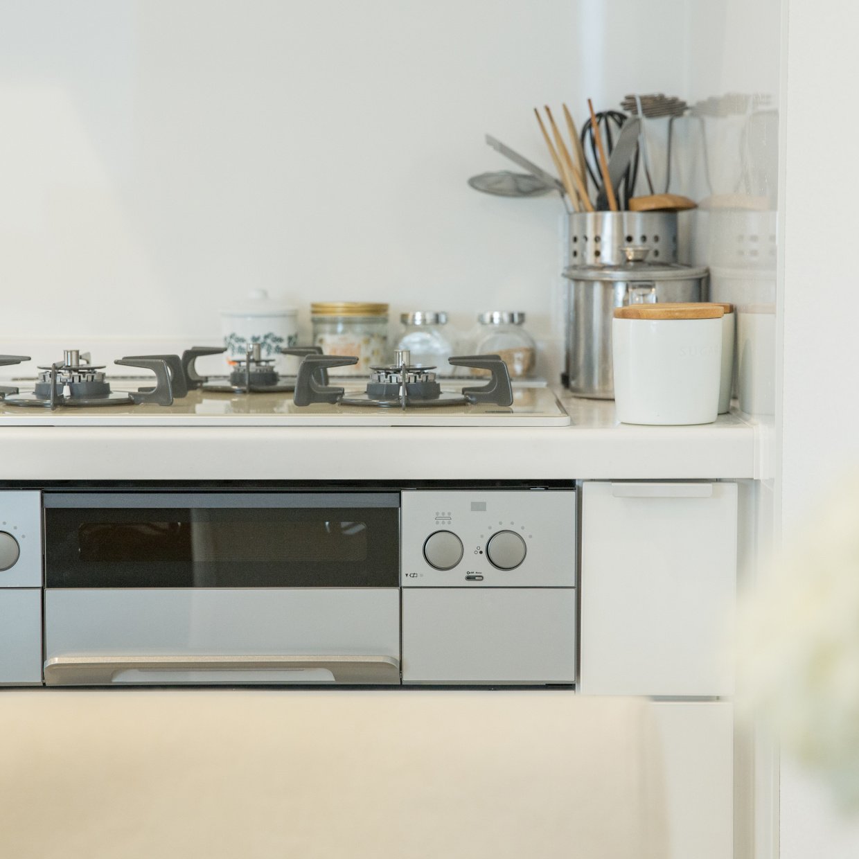  知らなかった。コンロの近くに置かない方がいい“4つの調味料” 