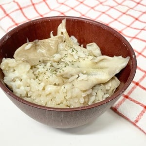 「炊飯器」に材料入れるだけ！腸がよろこぶ“食物繊維を含む秋の食材”を使った炊き込みご飯とは？