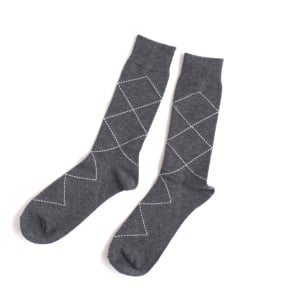 片方使わない「靴下」が“日常で役立つ”便利グッズに変身する…？「ぴったり！」「持ち運べる」「すごい」