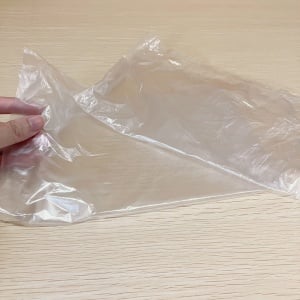 指がカサカサでも問題なし！スーパーの「ポリ袋」をサッと開ける意外なテク「すぐやる」「早く教えて」