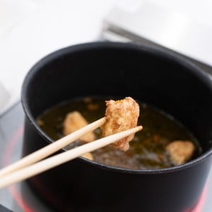 じつはあぶない!やけどや火災を招く「揚げ物のNG習慣」3つ「気を付ける」「味も落ちるんだ…」