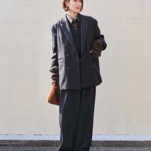 「いつも同じ格好になっちゃう…」インナーで全然違う!大人の秋を楽しむセットアップコーデ