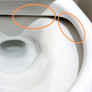 トイレブラシが届かない「みぞ汚れ」を簡単に“かき出す”意外な掃除アイテム「フィットする」「マネする」