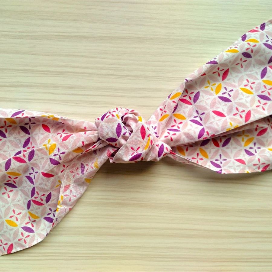  眠っている“手ぬぐい”を結んでちょこっと縫うだけで意外なものに変身する…？「かわいい！」「持ち歩く」 