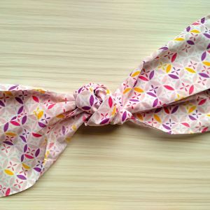 眠っている“手ぬぐい”を結んでちょこっと縫うだけで意外なものに変身する…？「かわいい！」「持ち歩く」